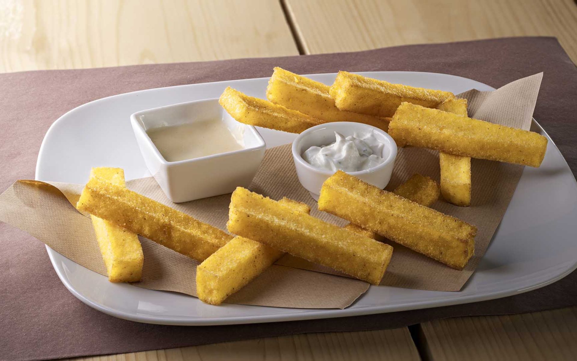 Piatto polenta fritta salse-183-pizza-con-cucina